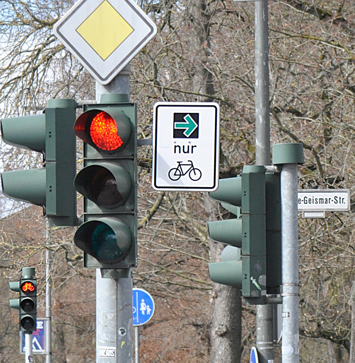 2023-04-13-Fahrrad-Gruenpfeil.jpg